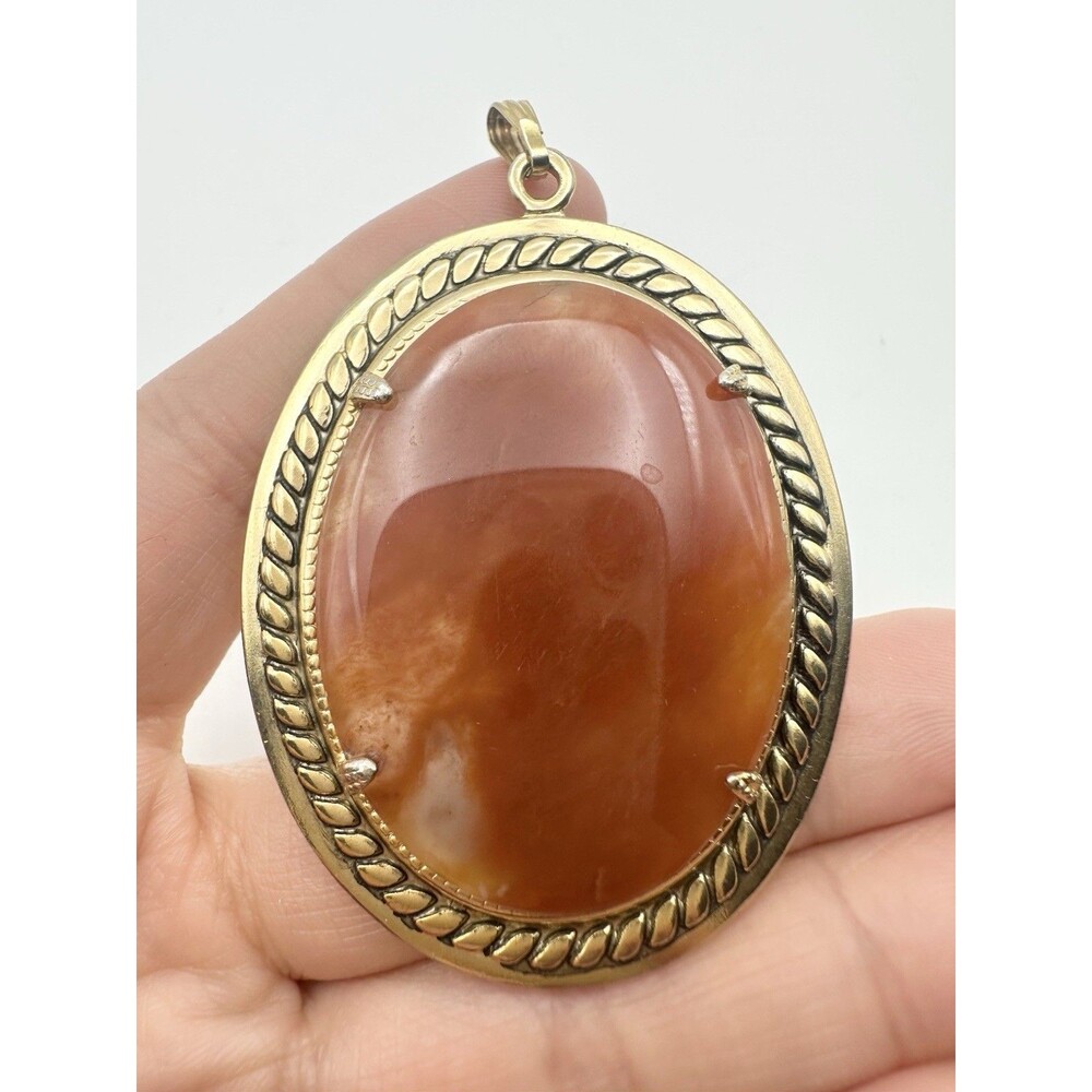 Vintage Gold Tone Oval Agate Pendant